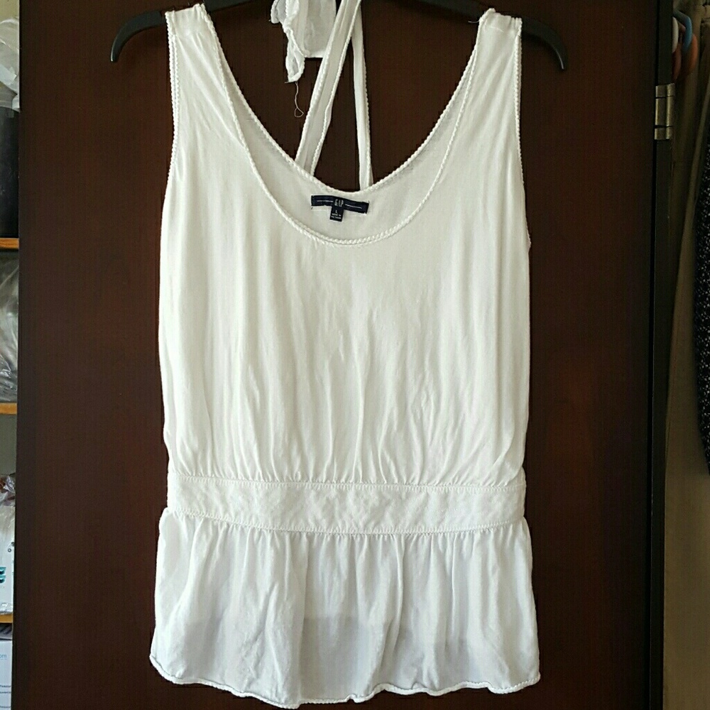 SOLD! Gap white top